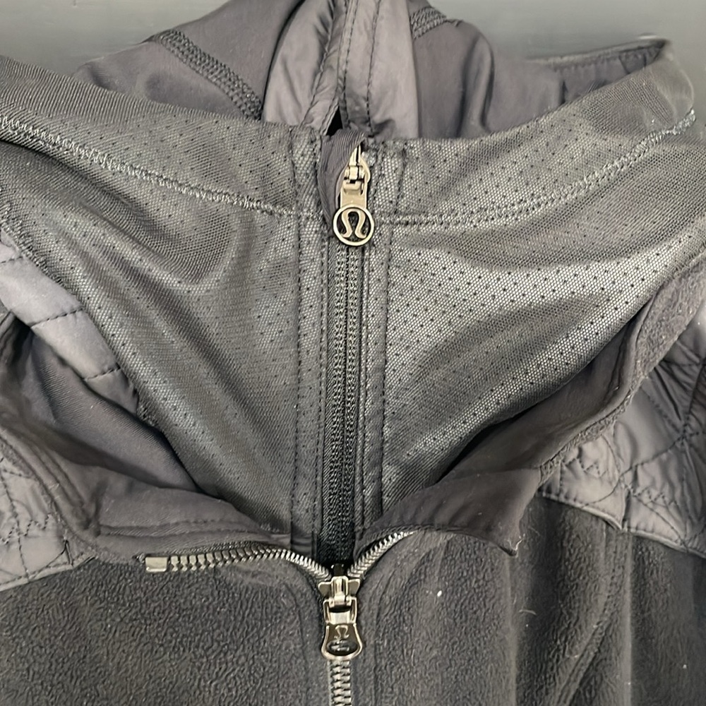 Lulemon running jacket - Picture 2 of 12